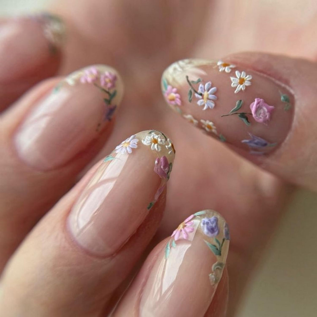 Floral Press-On Fake Nails Set for Elegant Manicure Styles