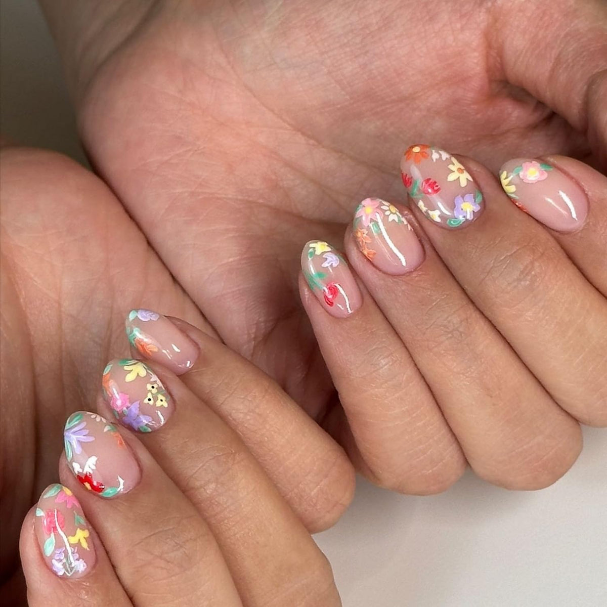 Floral Press-On Fake Nails Set for Elegant Manicure Styles